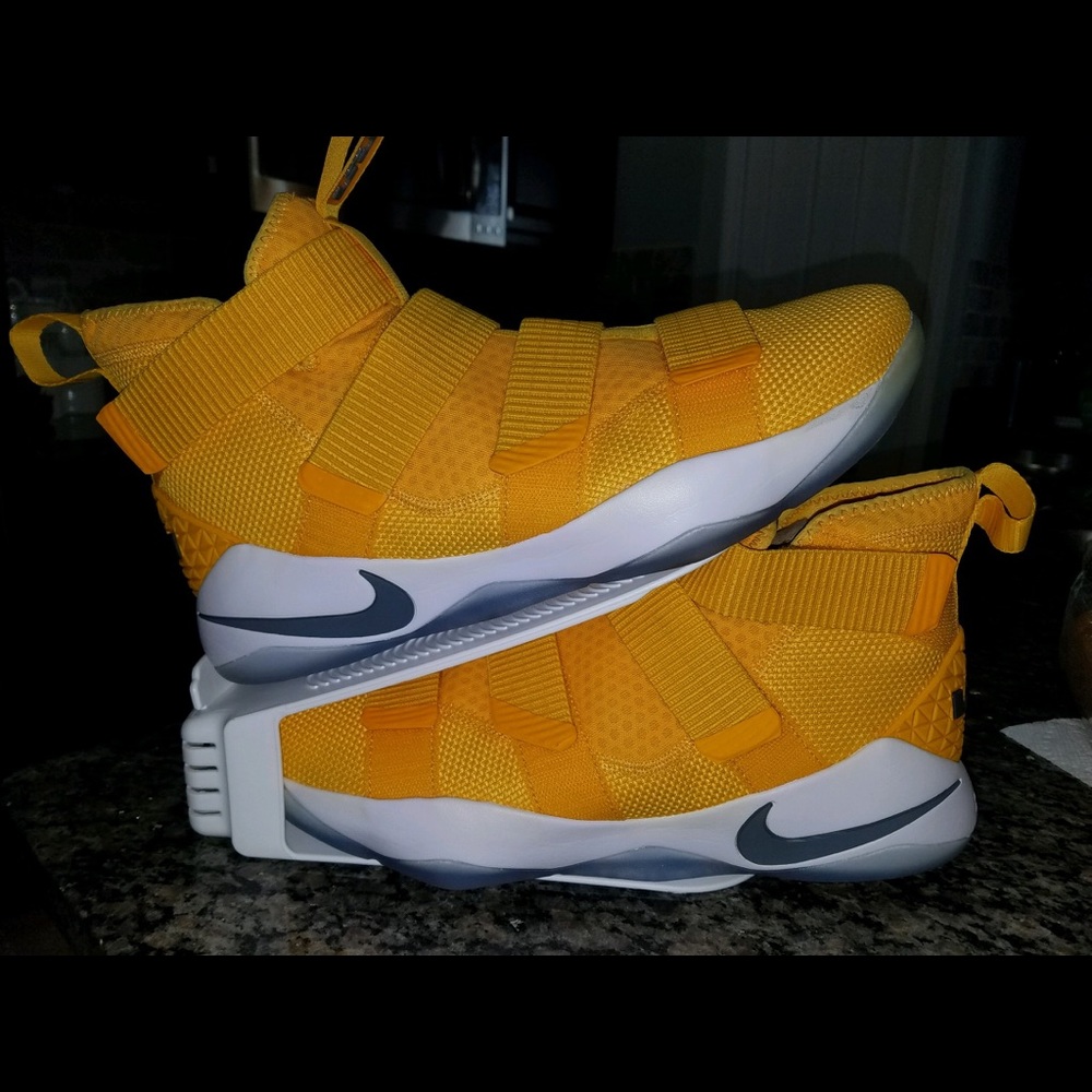 Nike Lebron James